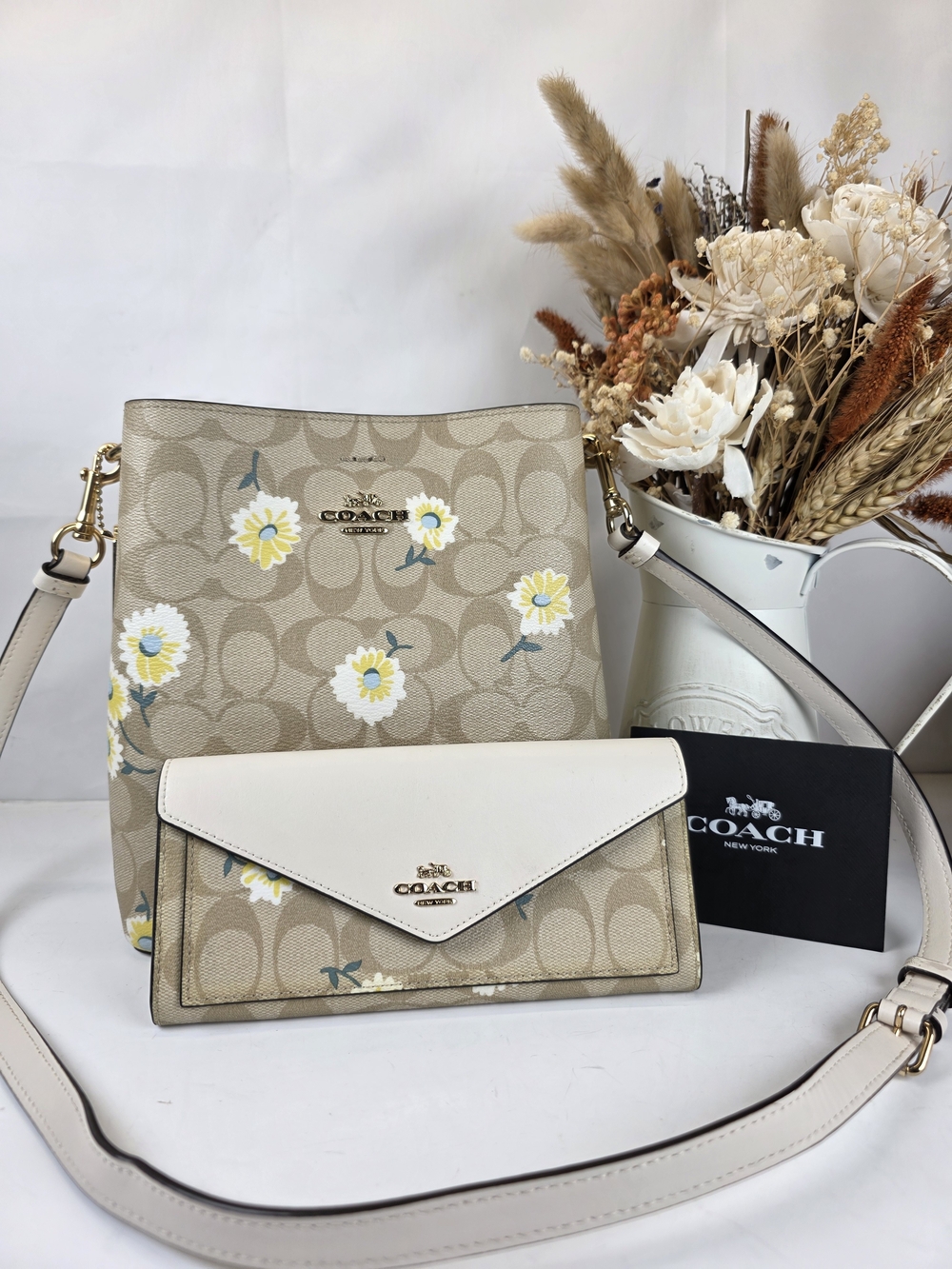 Coach Small Town Bucket Bag Wallet Signature Canvas With Daisy Print Set